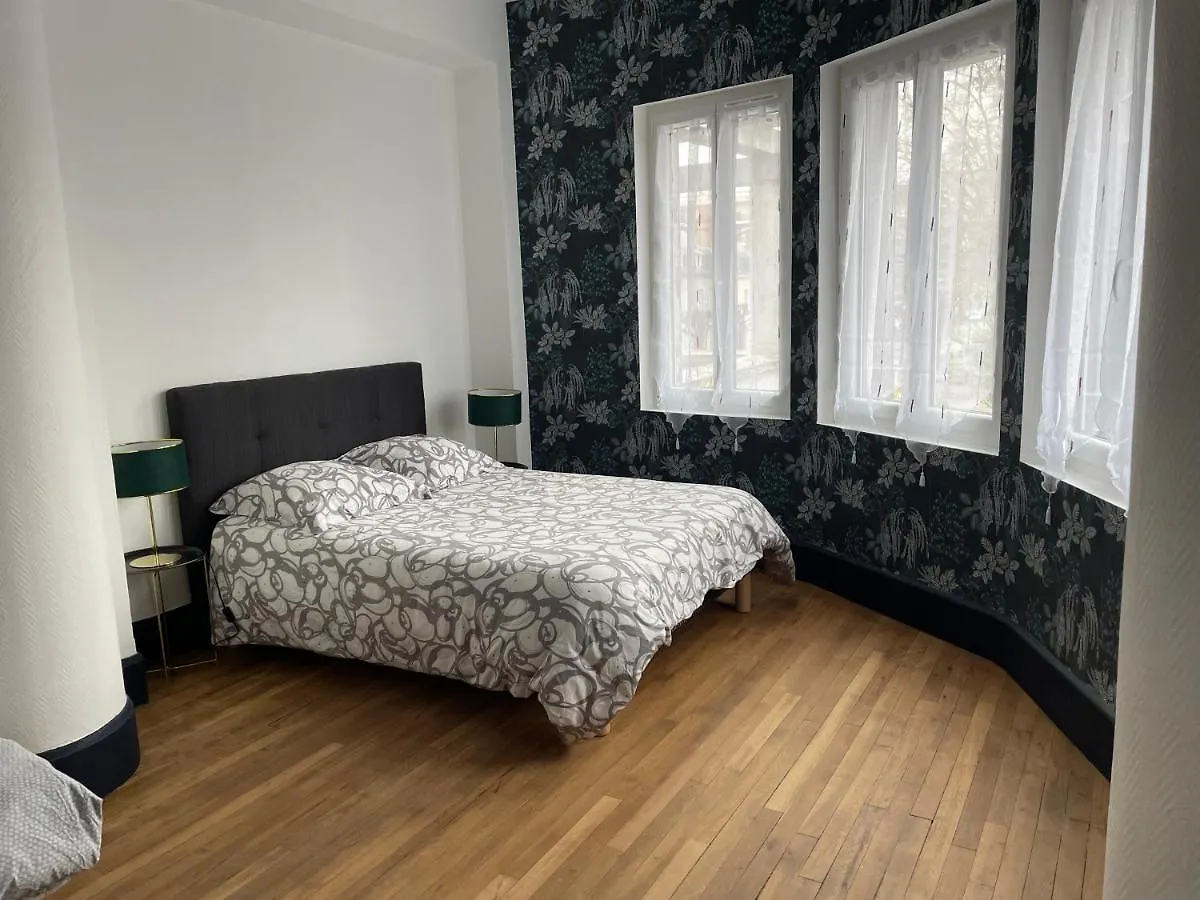 Apt Spacieux-Centre Ville-Moulins-Le Pal 20Min Moulins  Apartment Moulins (Allier)